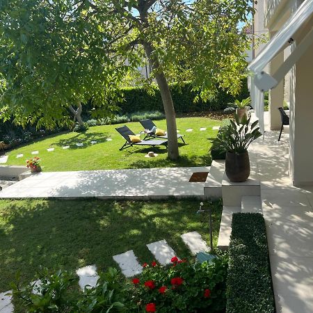 Garden Apartment Pakostane Luaran gambar