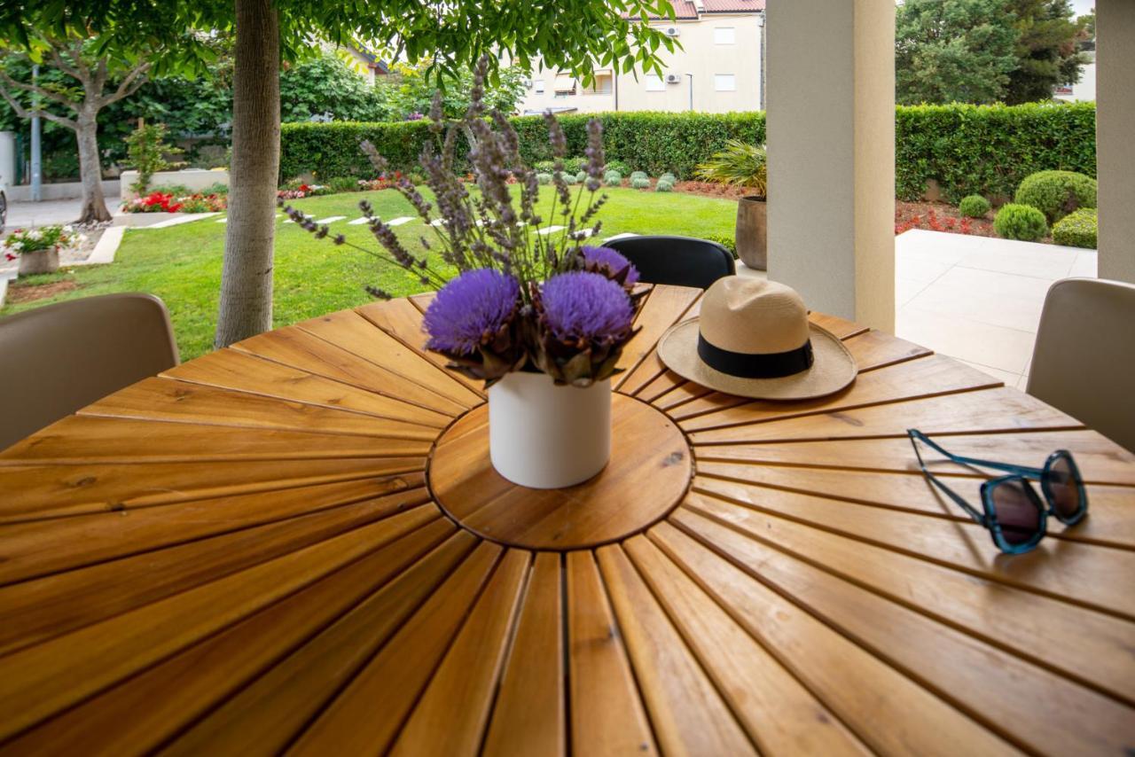 Garden Apartment Pakostane Luaran gambar