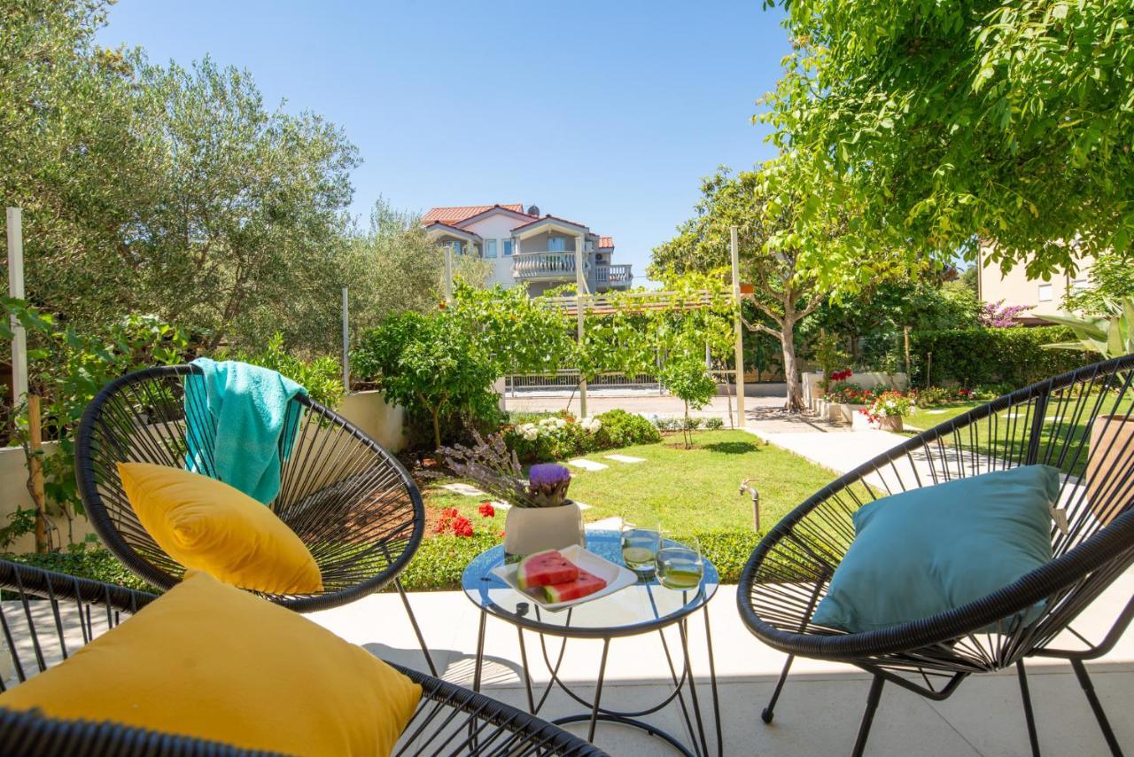 Garden Apartment Pakostane Luaran gambar