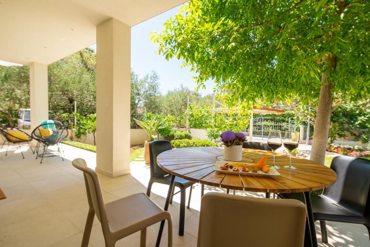 Garden Apartment Pakostane Luaran gambar